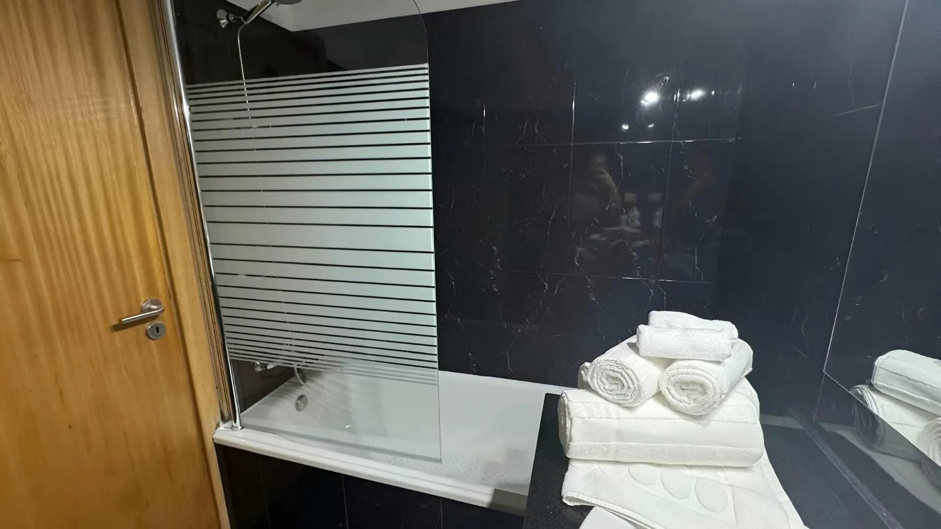 Funchal Getaway, Cozy Private Room With Bathroom And Wifi