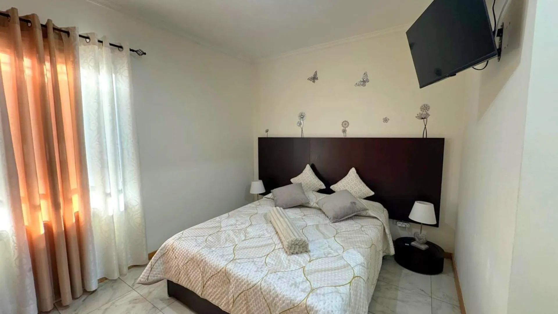 Funchal Getaway, Cozy Private Room With Bathroom And Wifi 0*, فونشال